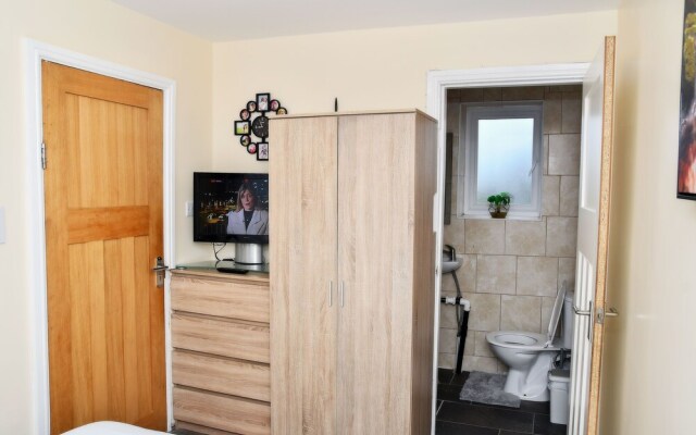 stylish 6 bed home