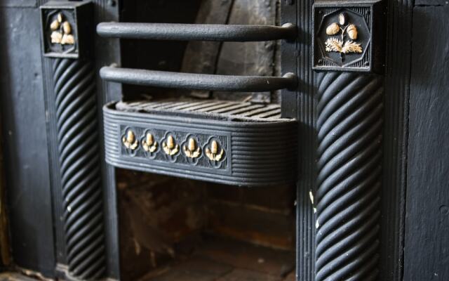 The Fox & Hounds Inn