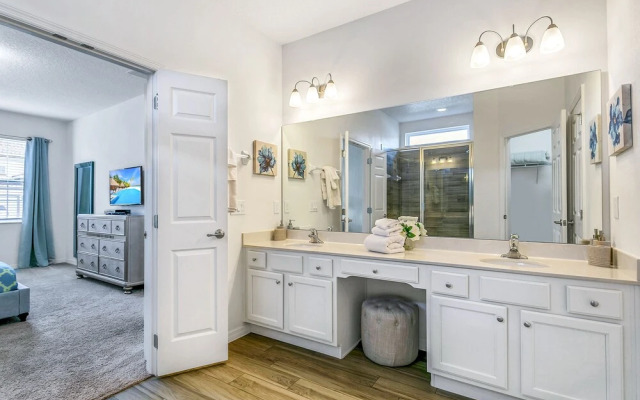 Broadoak Drive villa Solterra 5