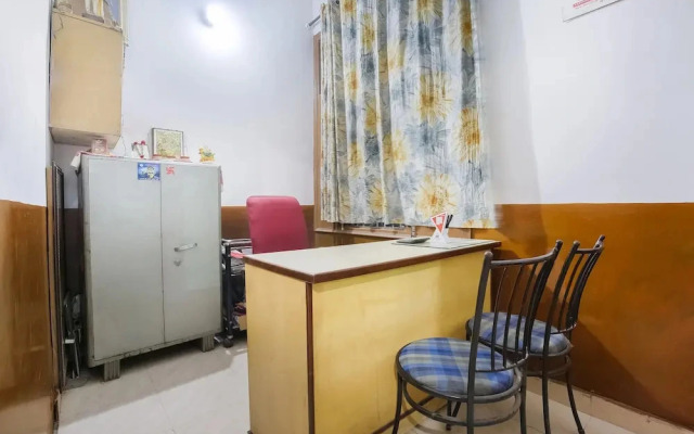 Canadian Guest House by OYO Rooms