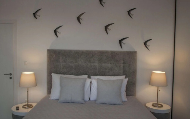 Luxury Penthouse touching the Acropolis by GHH