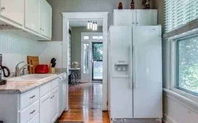 1BR Nashville Songwriters Paradise by RedAwning