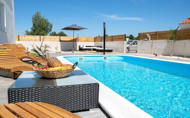 Dreamy Villa in Vodice With Private Swimming Pool