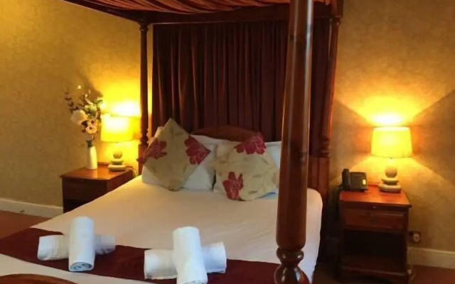Healey Hotel