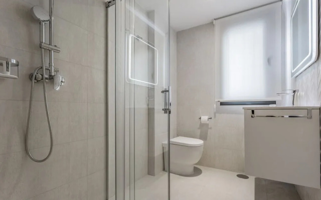 ELEVEN Apartments Real de la Carretería, by Homing U