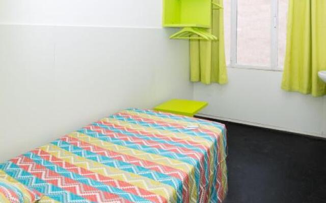 Youth Hostel – Central and Basic Universitat