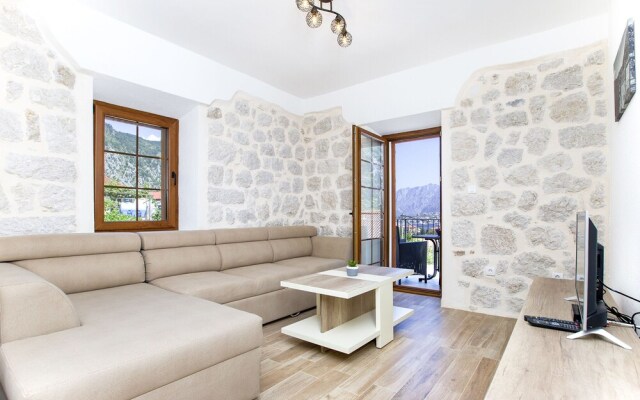 Apartments Mezini 11