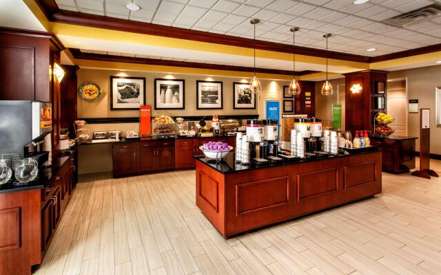 Hampton Inn & Suites Staten Island