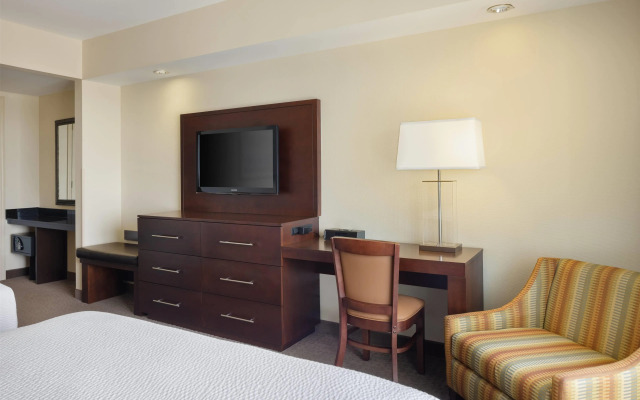 Ramada Plaza by Wyndham Orlando Resort & Suites Intl Drive