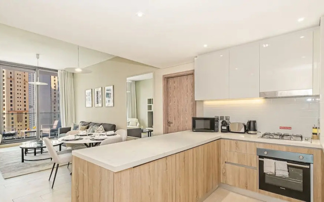 LUX Contemporary Suite Marina View 3