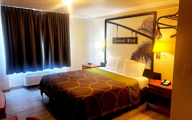 Super 8 by Wyndham Hollywood/LA Area