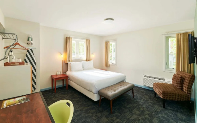 Greenporter Hotel