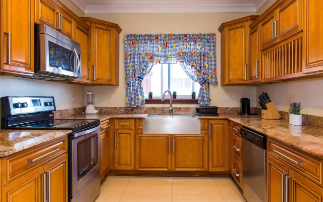 Kingston Luxury Family Retreat
