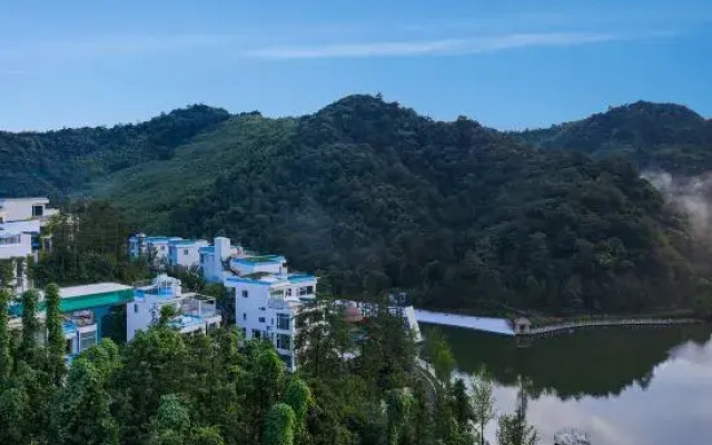 Moganshan High Mountain Forest Adventure Park · Xuan Yong Shilily Hotel