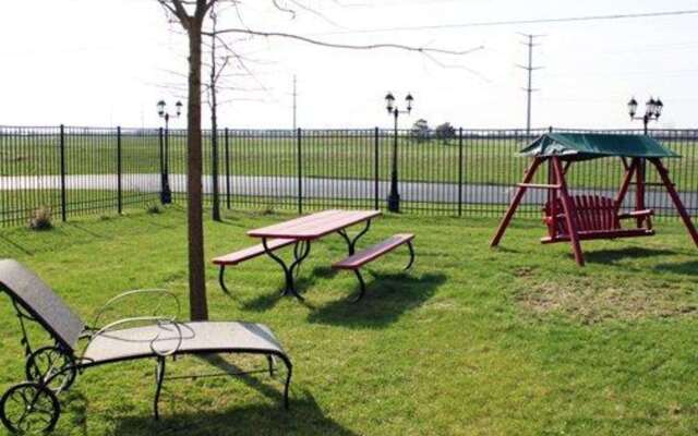 Econo Lodge Inn & Suites Monroe