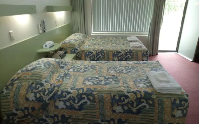 Holbrook SKYE Motel