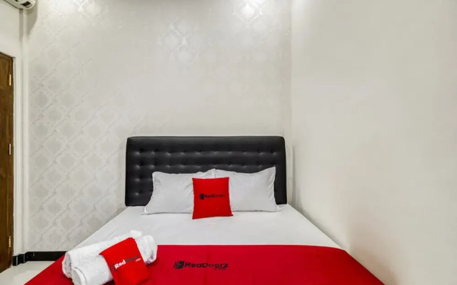 RedDoorz Syariah near Bandara Adisucipto Yogyakarta