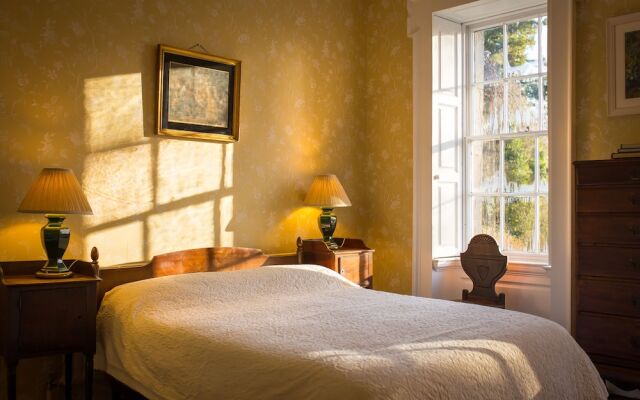 Roundwood House