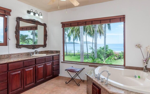 Casa Tigre - Large 7 bedroom Oceanfront Retreat Home