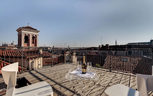 Venice Skyline View Sudio Apartment