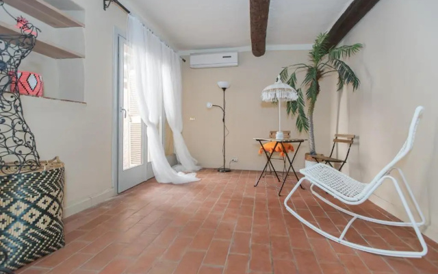 RARE: 110m² climatisés avec terrasse. 2 Chambres