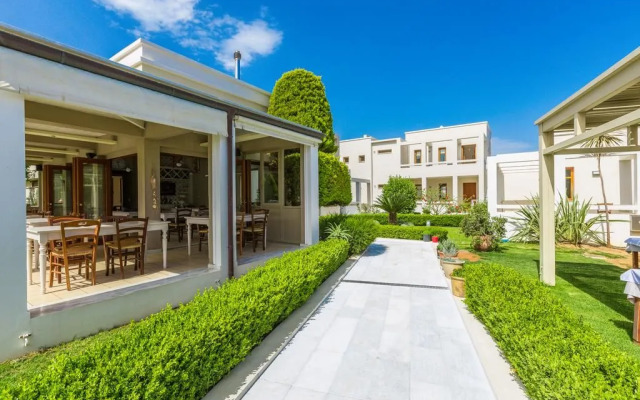 To Mikro Livadi Restaurant & Apartments