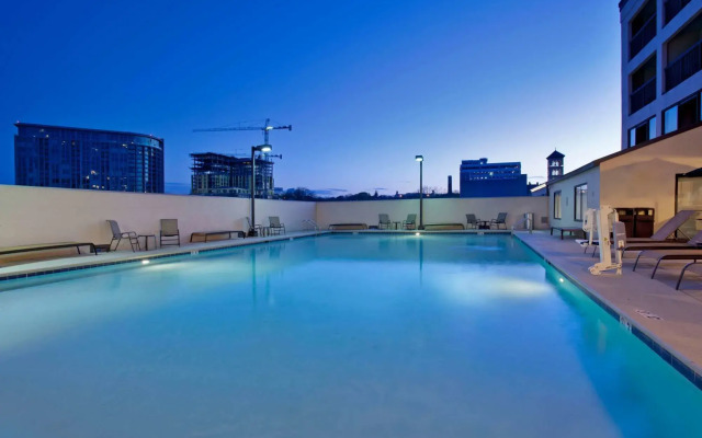 Courtyard By Marriott Vanderbilt-West End