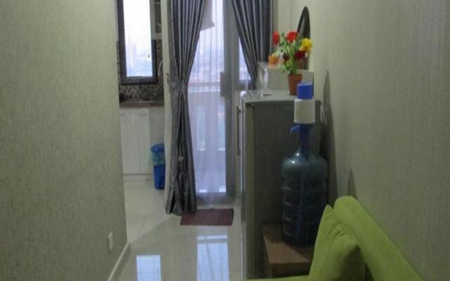 Hajjah Ririn's Kebagusan City Apartment