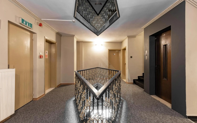 Loyal City Hotel