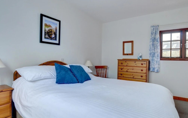 Quaint Holiday Home in Little Haven near Beach