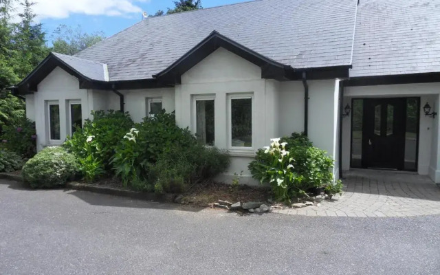 Ethan House Holiday Suites