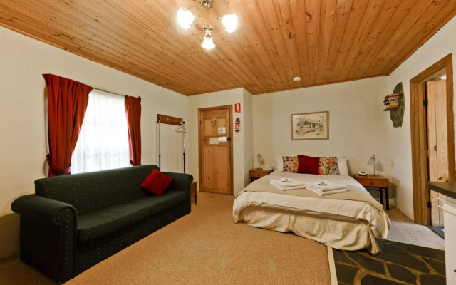 Reillys Wines Heritage Cottages