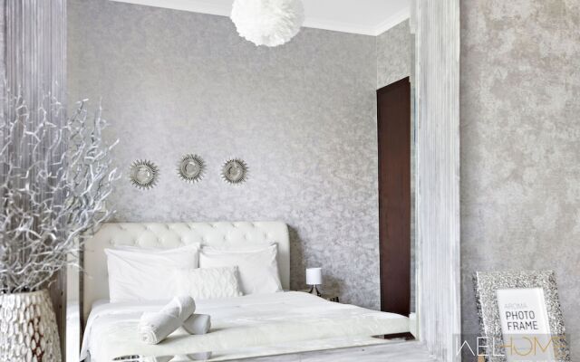 WelHome - Luxurious apartment with Burj Khalifa views