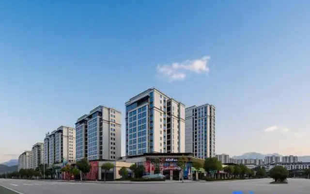 YiBoJiangShang B&B(Tianmen Mountain Cable Car Store）