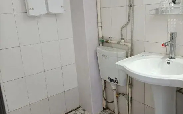 Hongda Hostel