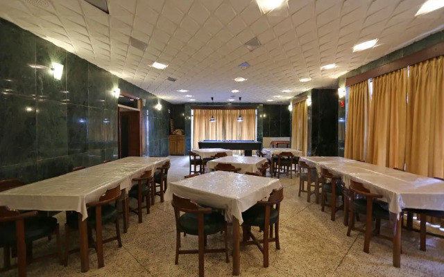 OYO 10959 Hotel Langdale Manor