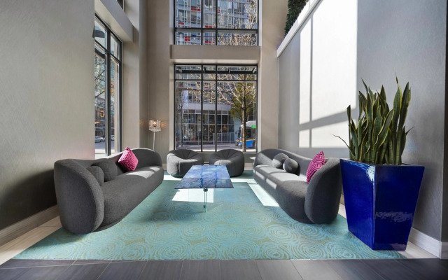 Hotel Blu Vancouver