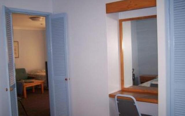 Bermuda Breezes Resort Motel
