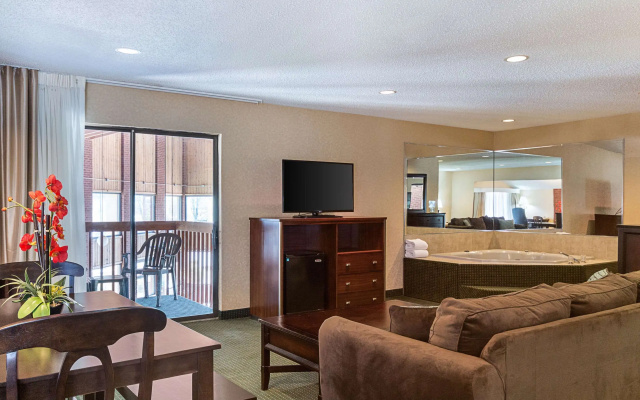 Quality Inn Parkersburg North - Vienna