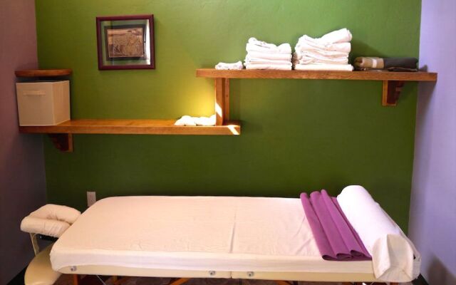 Villa Patzcuaro Garden Hotel & RV Park