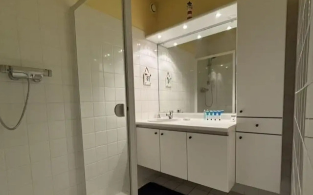 Cosy Apartment With Terrace Near Beach