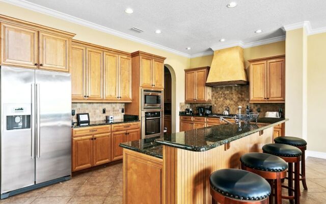 Panoramic Golf Course Views 5 Br home by RedAwning