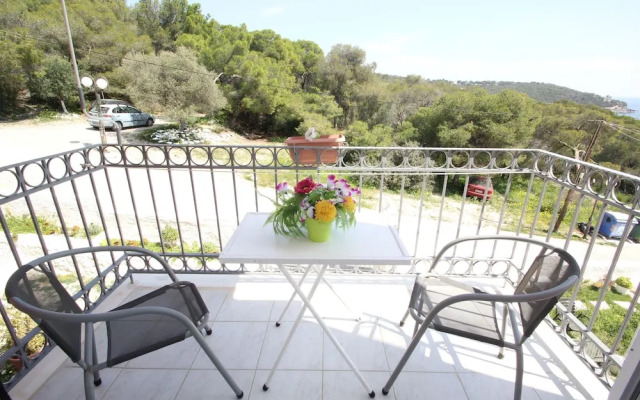 Pelagos Studios by Frangki