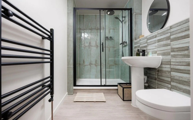 Luxury First Floor 2 bed Apartment