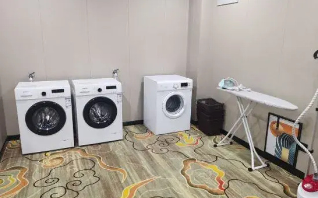 Four Seasons Smart Selection Hotel (Linyi Yihe Branch)