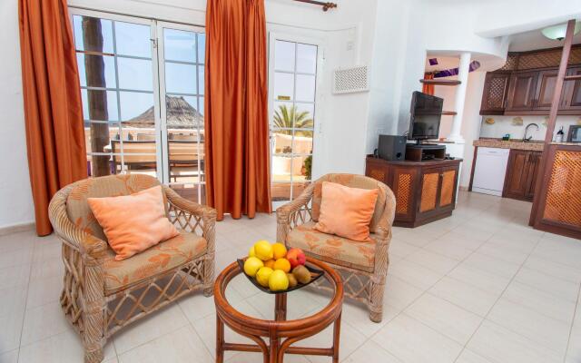 Altamar 28 with terrace&pool By CanariasGetaway