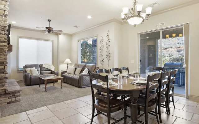 Sierra Sky Patio w/ Fireplace
