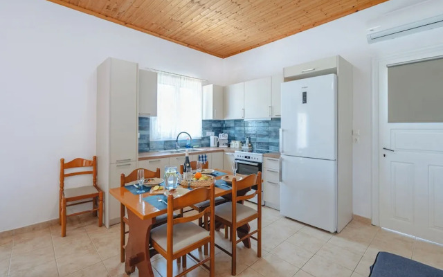 To Pournari Beachside Garden House