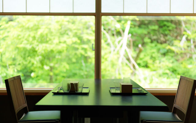 Niseko Konbu Onsen Tsuruga Besso Moku No Sho