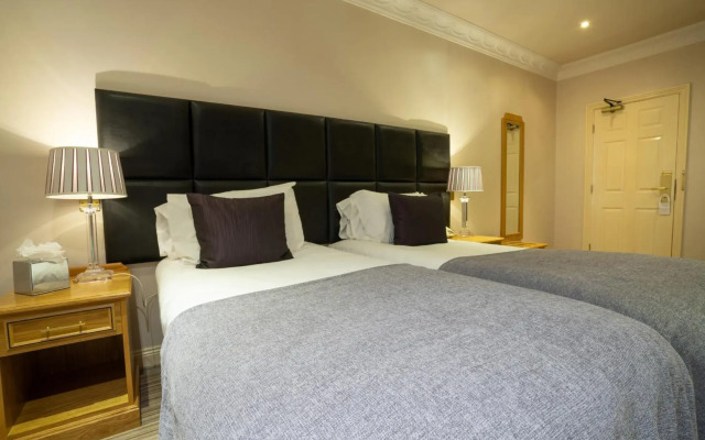 Waterton Park Hotel